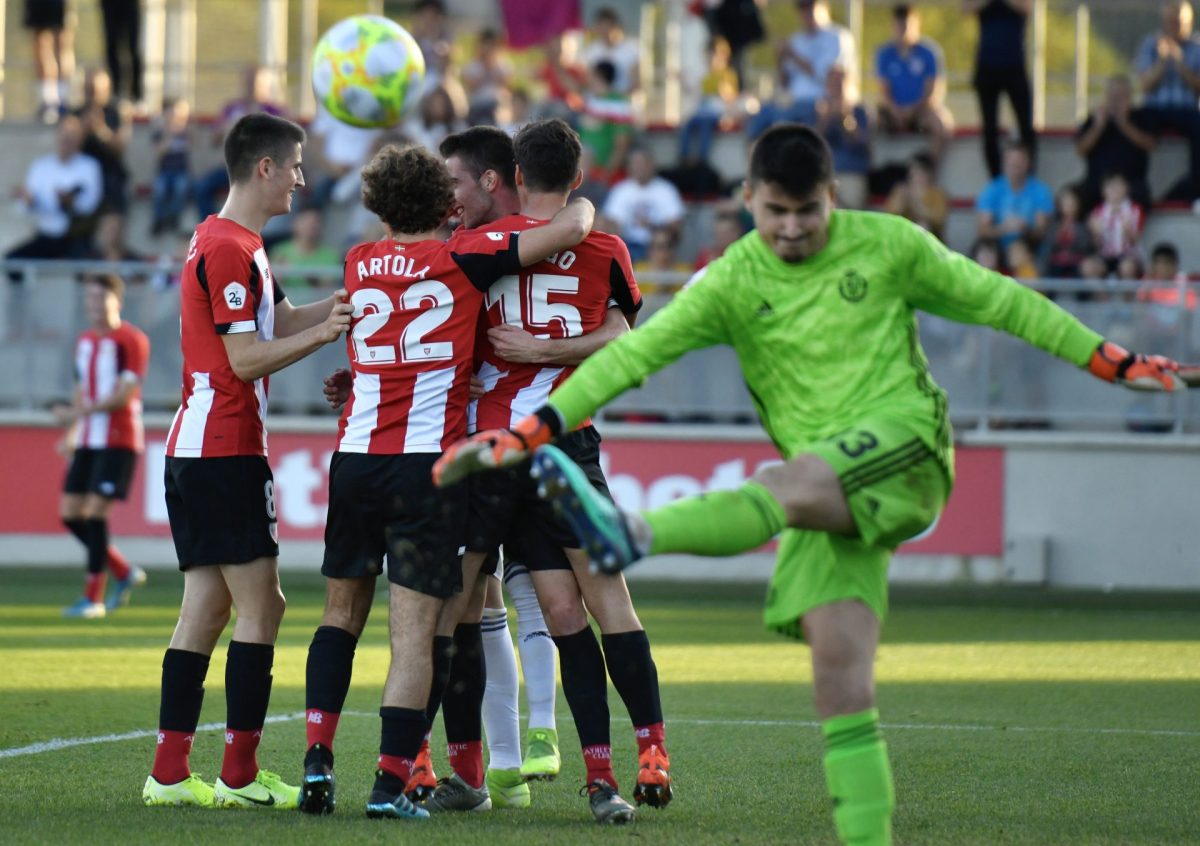 El Promesas naufraga ante el Bilbao Athletic que se pone líder